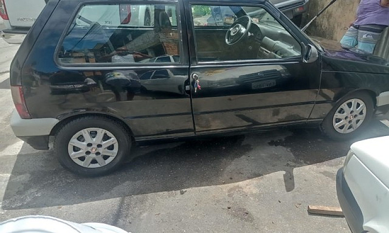 Vende Se Uno 2011...