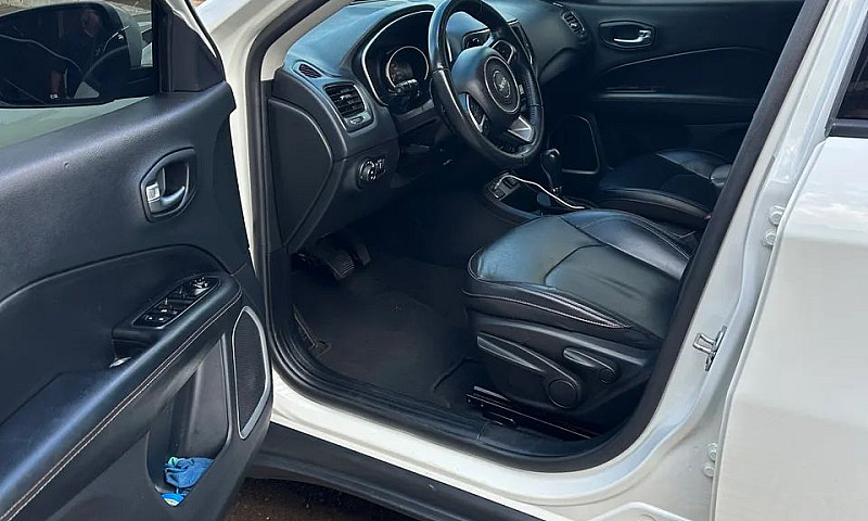 Jeep Compass Longitu...