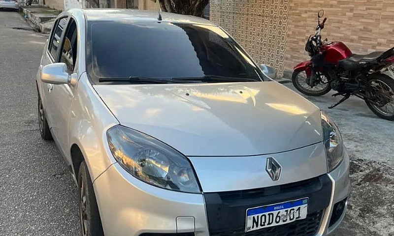 Renault Sandero Auth...