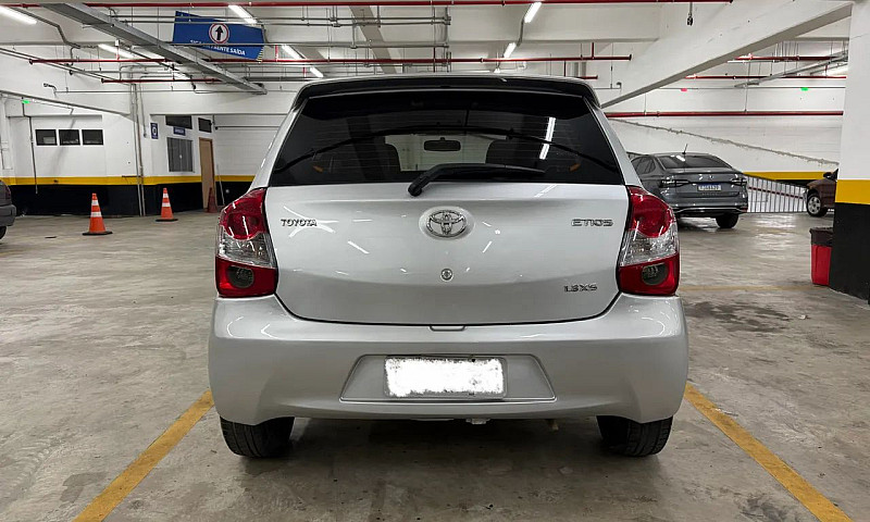 Toyota Etios Xs 1.3 ...