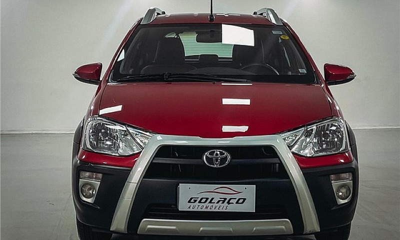 Toyota Etios Cross 2...