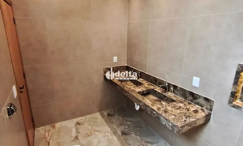 Casa Residencial Com...