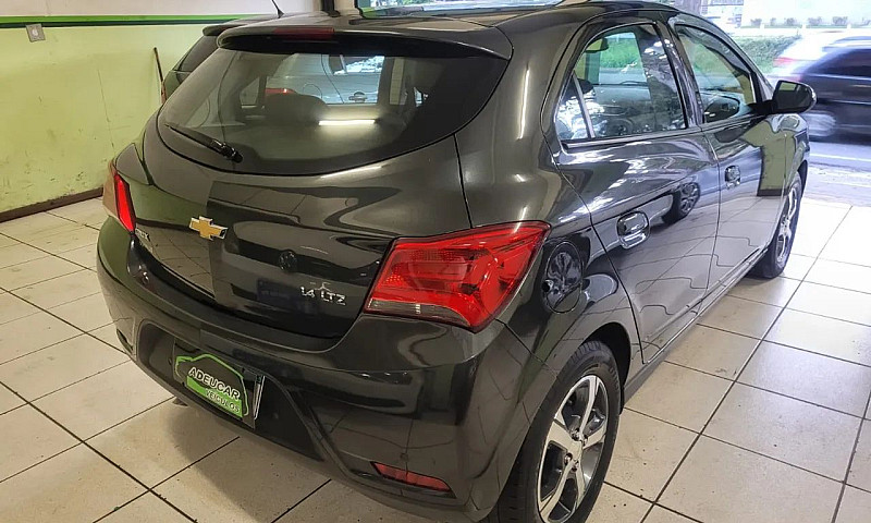 Chevrolet Onix Hatch...