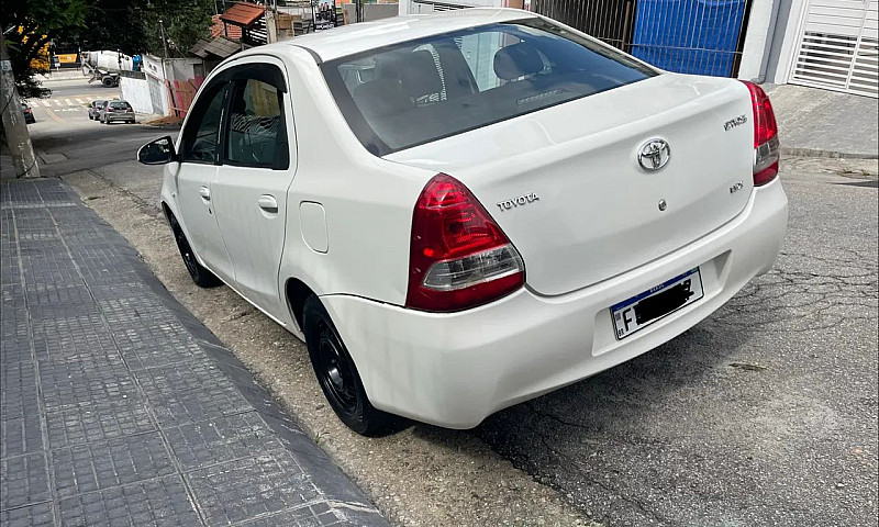 Toyota Etios X Sedan...