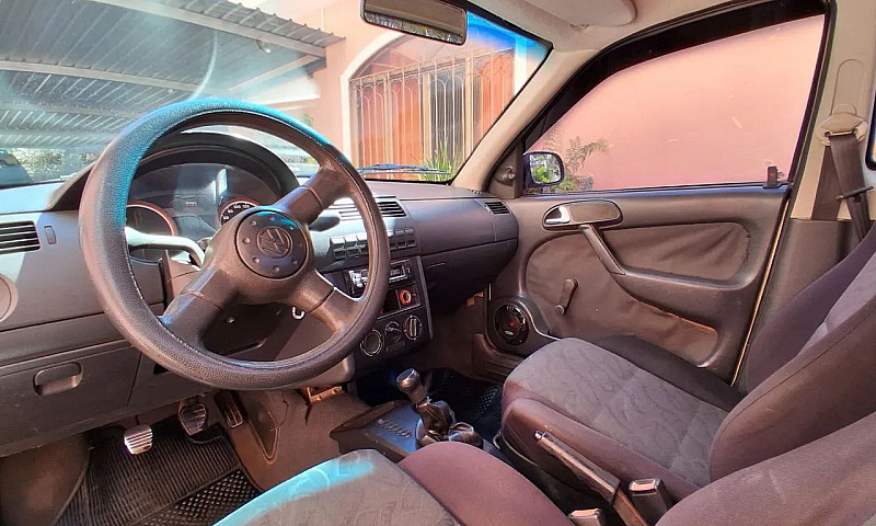 Volkswagen Saveiro 1...