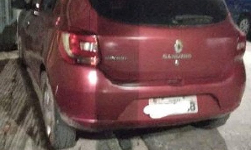 Sandero Vermelho 201...