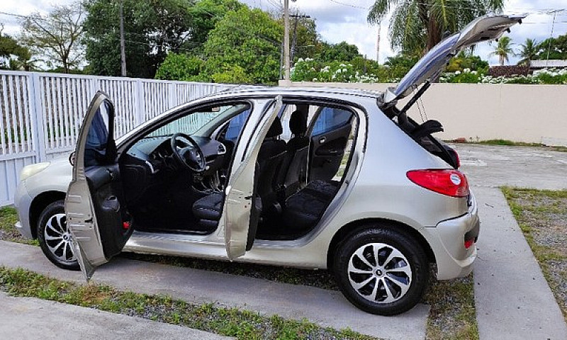 Peugeot 207 Xr 1.4 F...