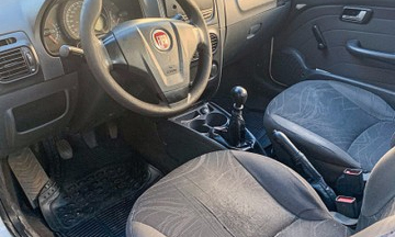 Fiat Strada 1.4 2014...