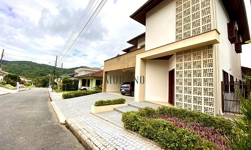 Sobrado À Venda, 273...