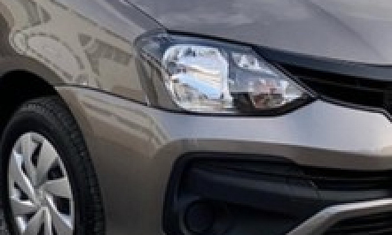 Toyota Etios Sedan 1...