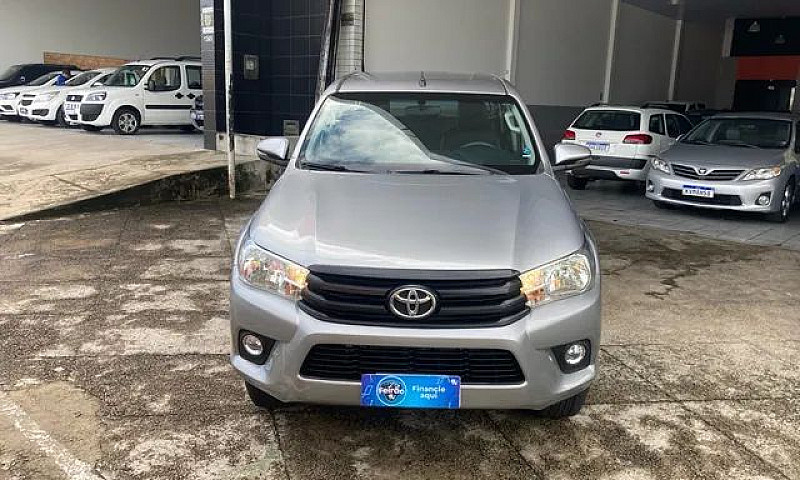 Toyota Hilux 2020 4 ...