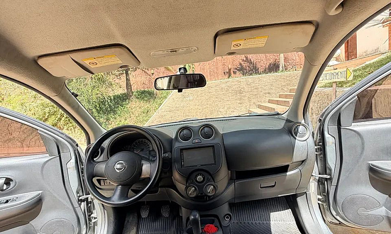 Nissan March S 1.0 1...