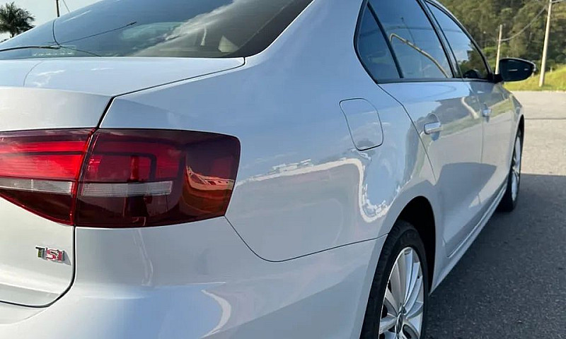 Volkswagen Jetta Com...