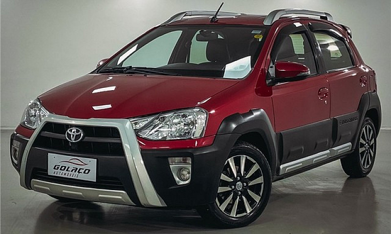 Toyota Etios Cross 2...