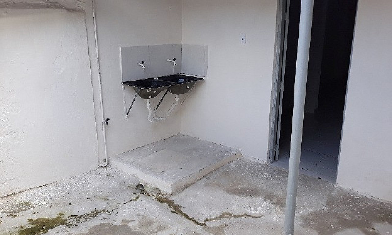 Casa No Barro Com 3 ...