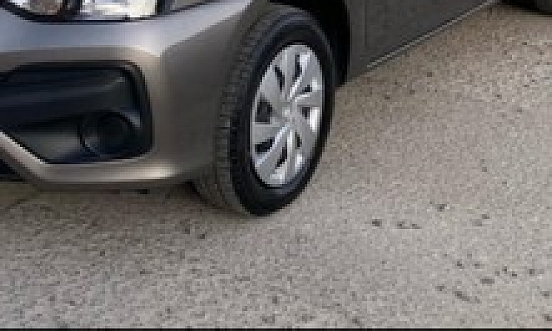 Toyota Etios Sedan 1...