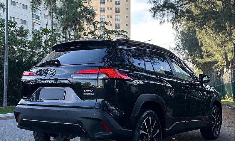 Toyota Corolla Cross...