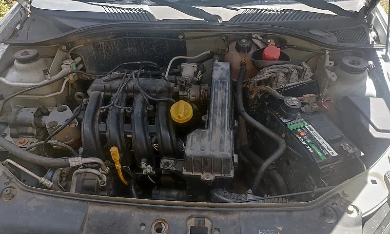 Renault Clio Authent...