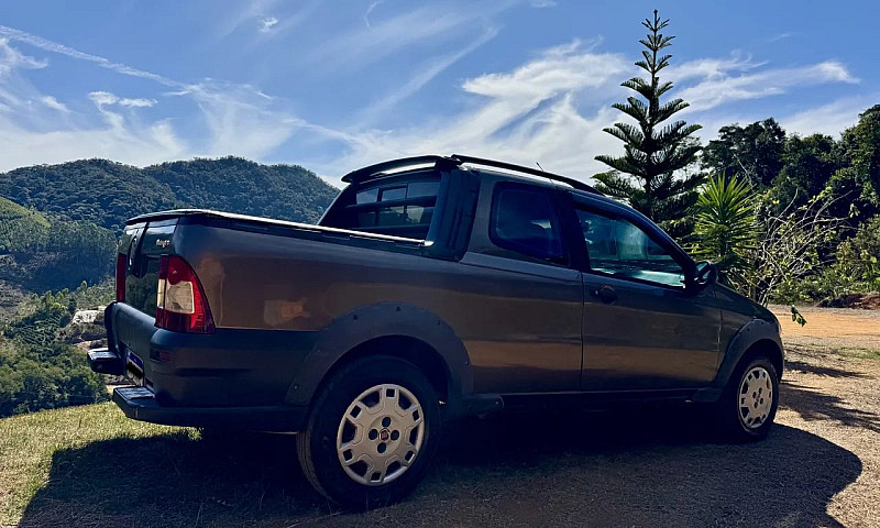 Fiat Strada Working ...