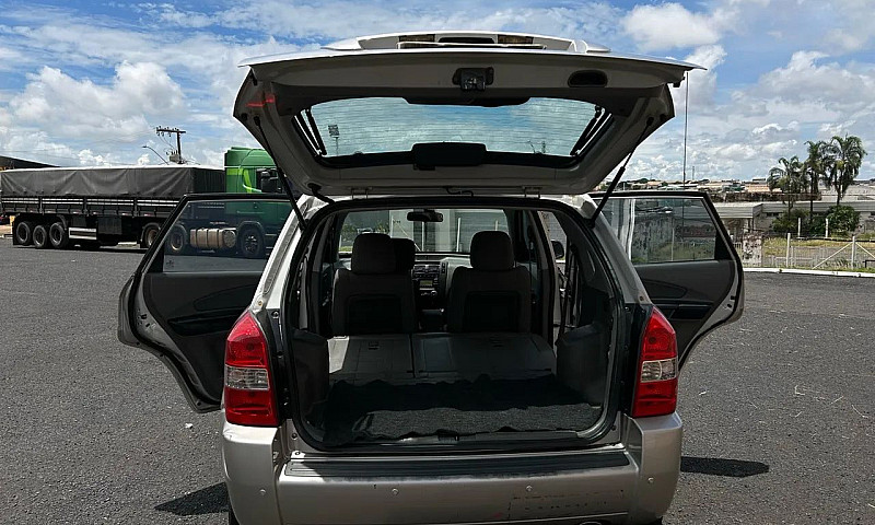 Hyundai Tucson 2.0 1...