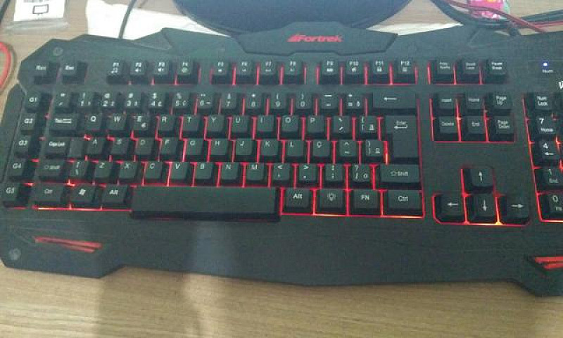 Teclado Gamer Mecâni...