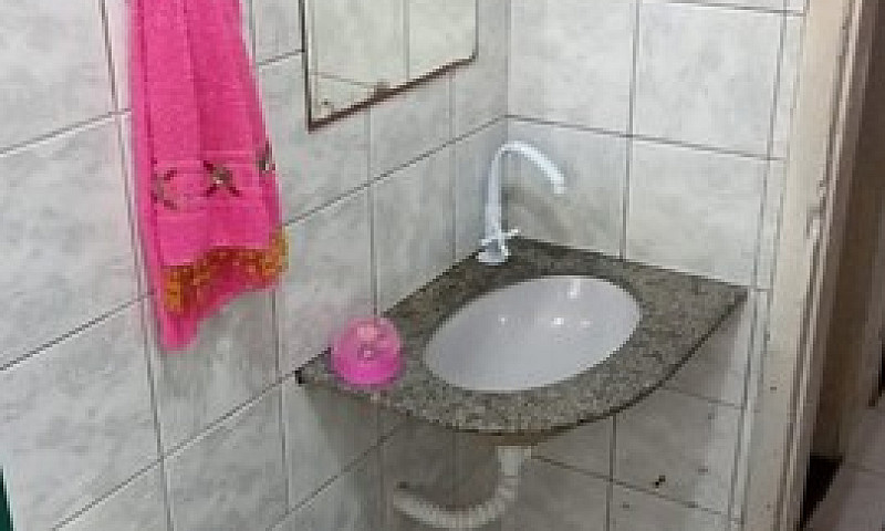 Aluga-Se Amplo E Bel...