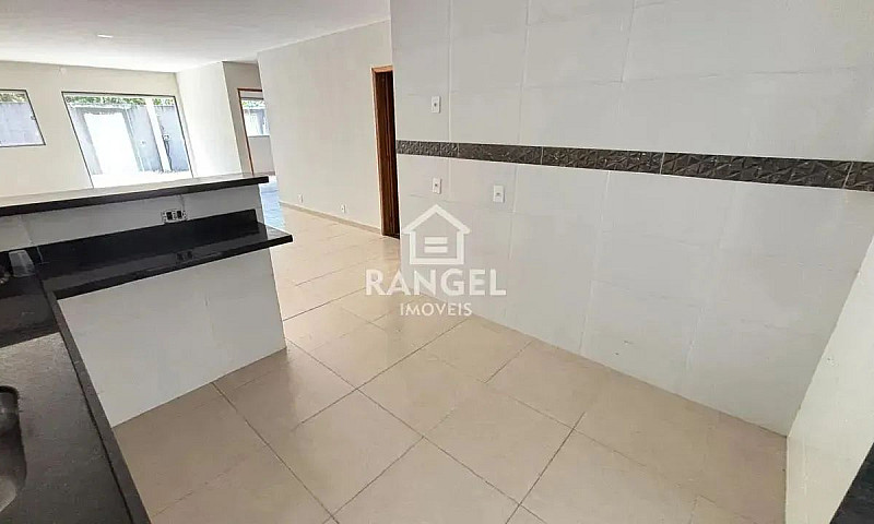 Casa Linear Com Três...