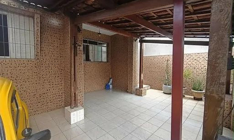 Casa Com 3 Dormitóri...