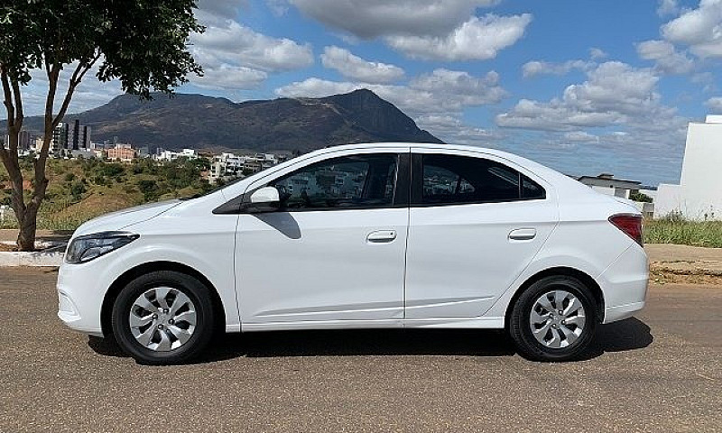 Prisma Joy Sedan 201...