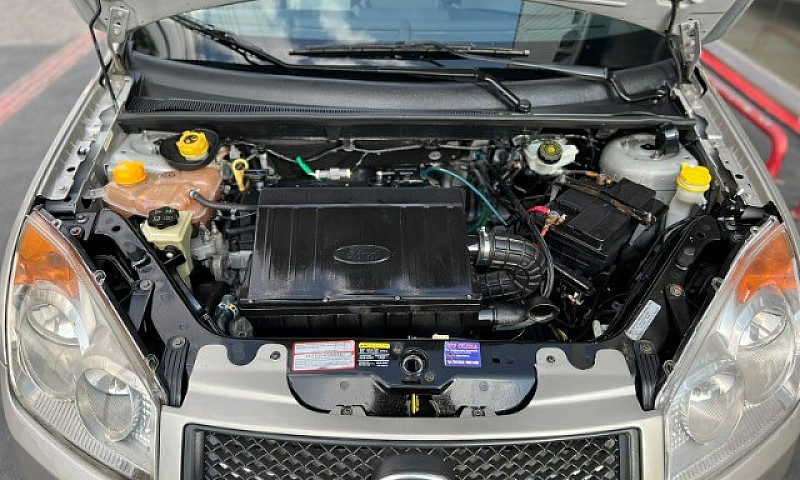Ford Fiesta Sedan 1....