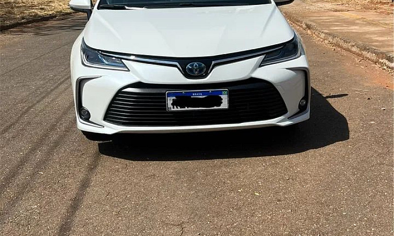 Corolla Altis Hybrid...