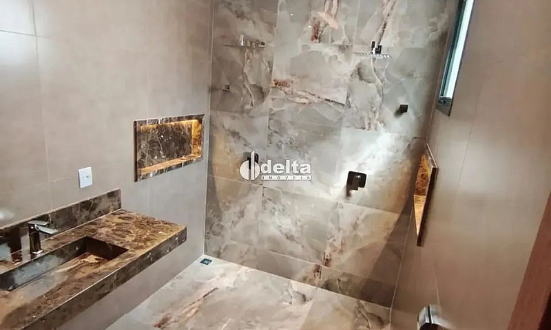 Casa Residencial Com...