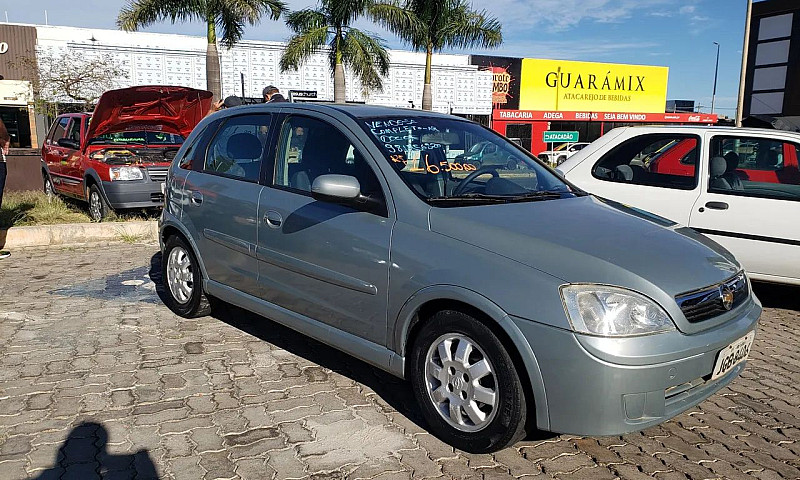 Chevrolet Corsa Hatc...