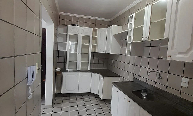Quarto Disponível Em...