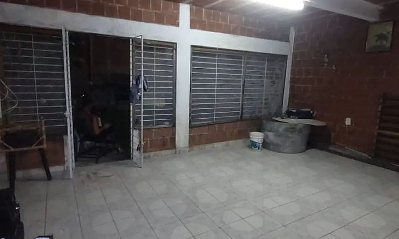Casa A Venda Em Itam...