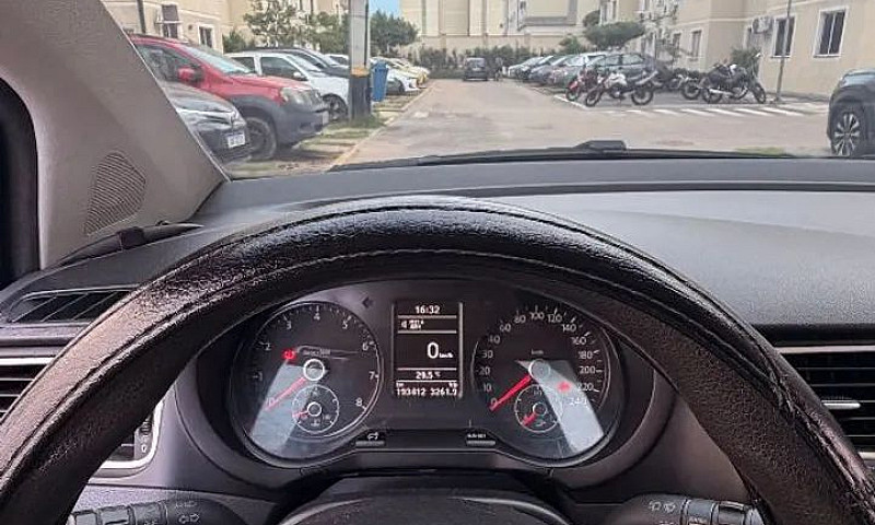 Volkswagen Fox 1.6 M...