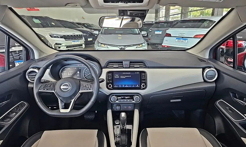 Nissan Versa Exclusi...