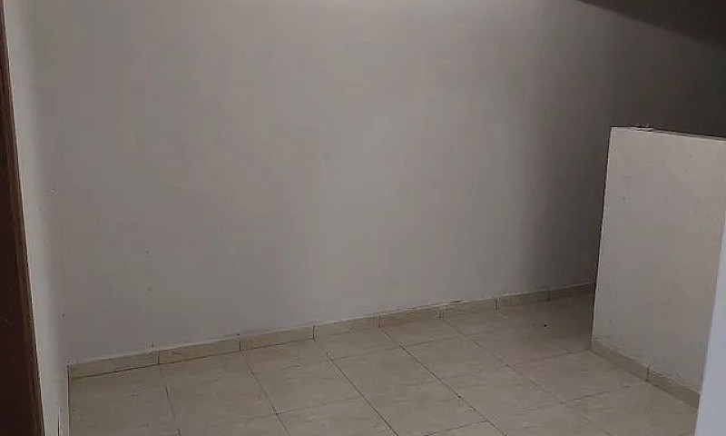 Alugo Casa...