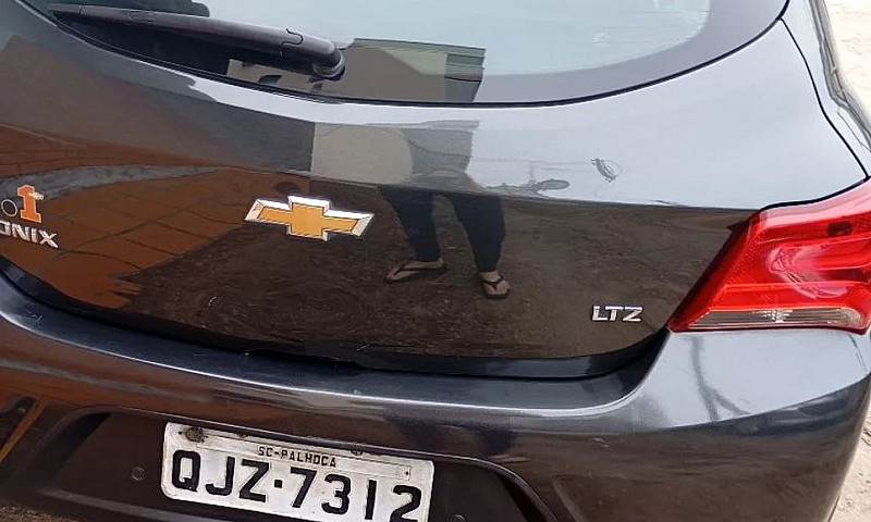 Chevrolet Onix Hatch...