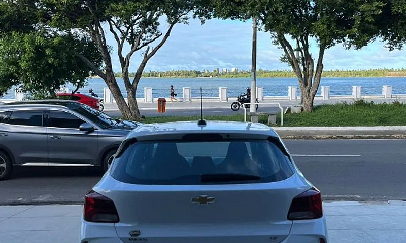 Chevrolet Onix Hatch...