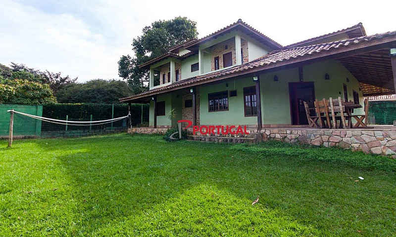 Casa Com 3 Dormitóri...