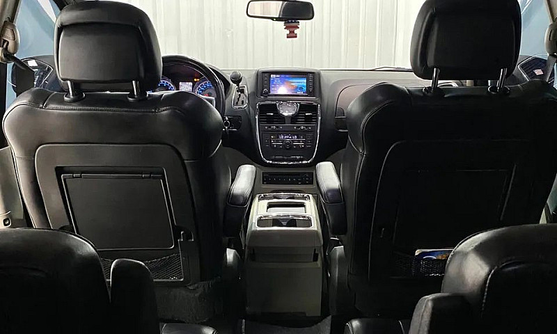 Chrysler Town & Coun...