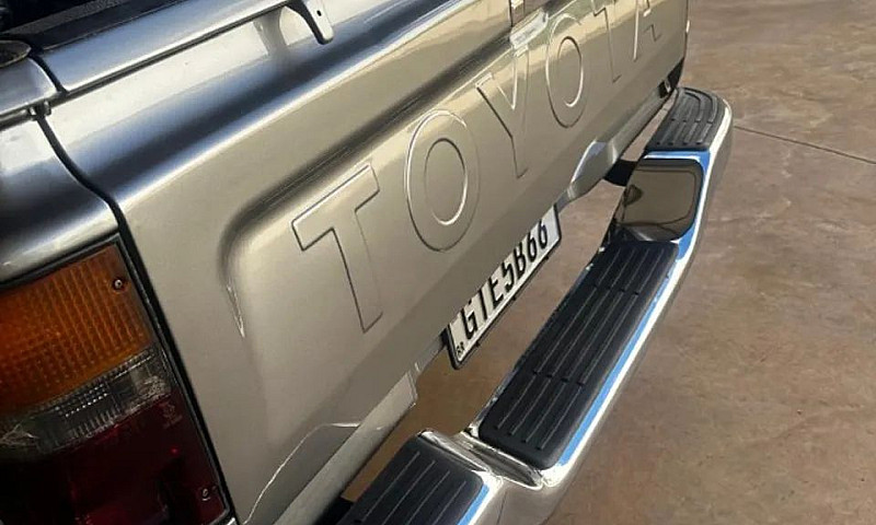 Toyota Hilux Cd 4X2 ...