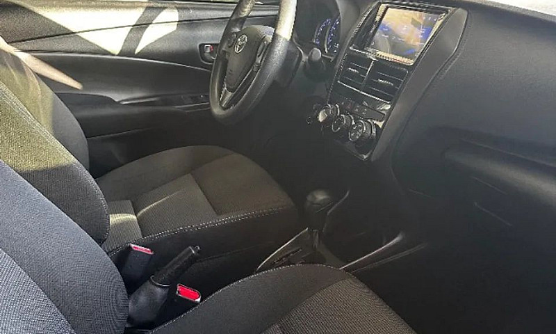 Toyota Yaris Xl Seda...