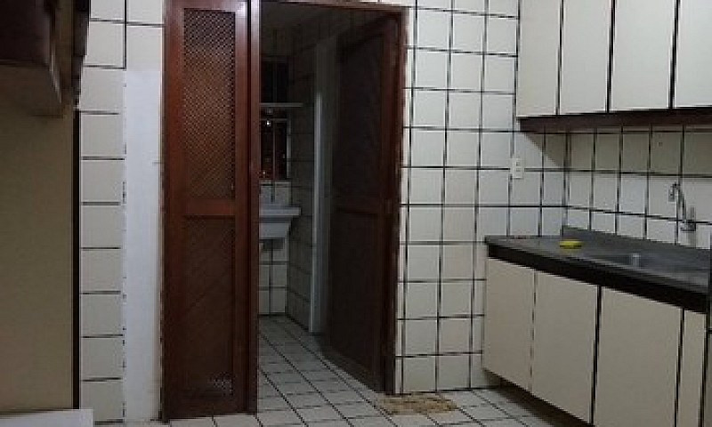 Quarto No Derby Para...