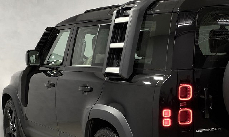 Land Rover Defender ...