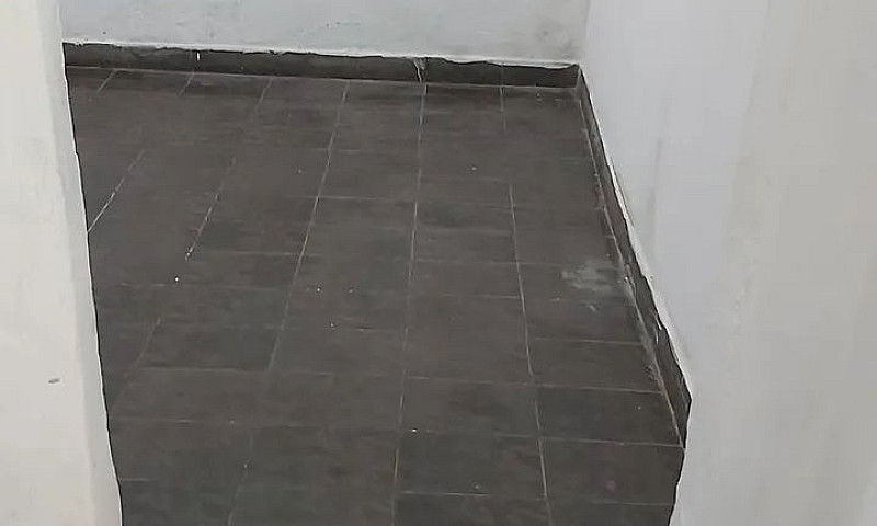 Aluga-Se Casa...