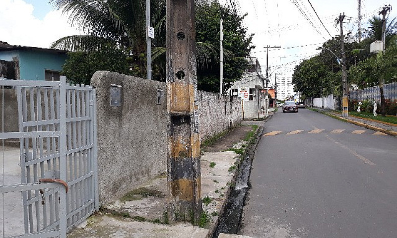 Casa No Barro Com 3 ...