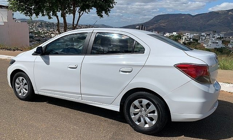 Prisma Joy Sedan 201...