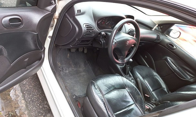 Peugeot 206  1.4  20...
